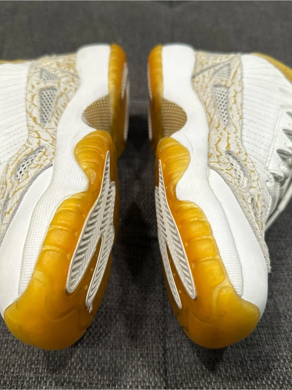 Jordan Retro Classic Boys Size 5  White and Yellow Low-Top Sneakers
